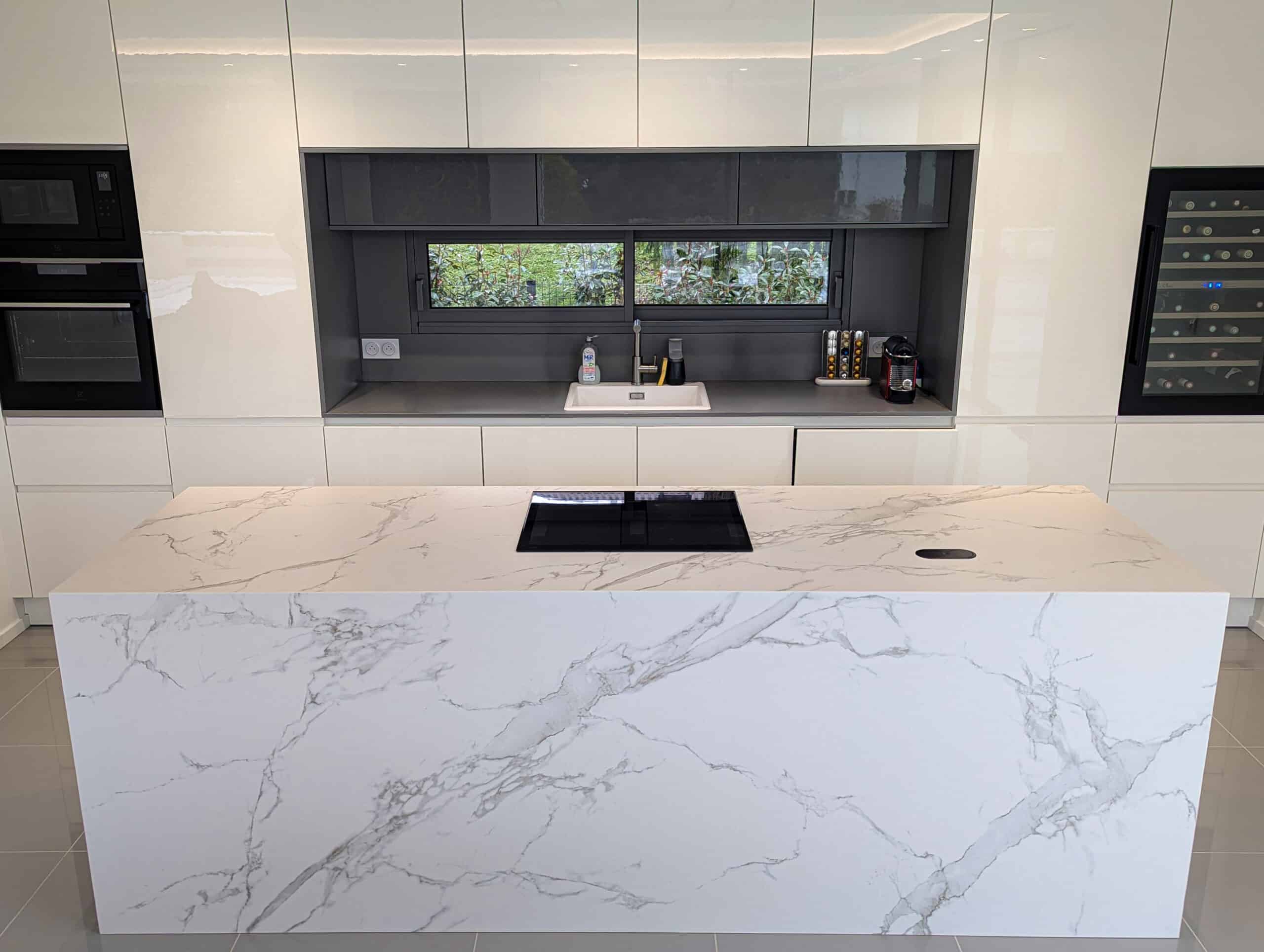 Monolithe de cuisine en Dekton Aura