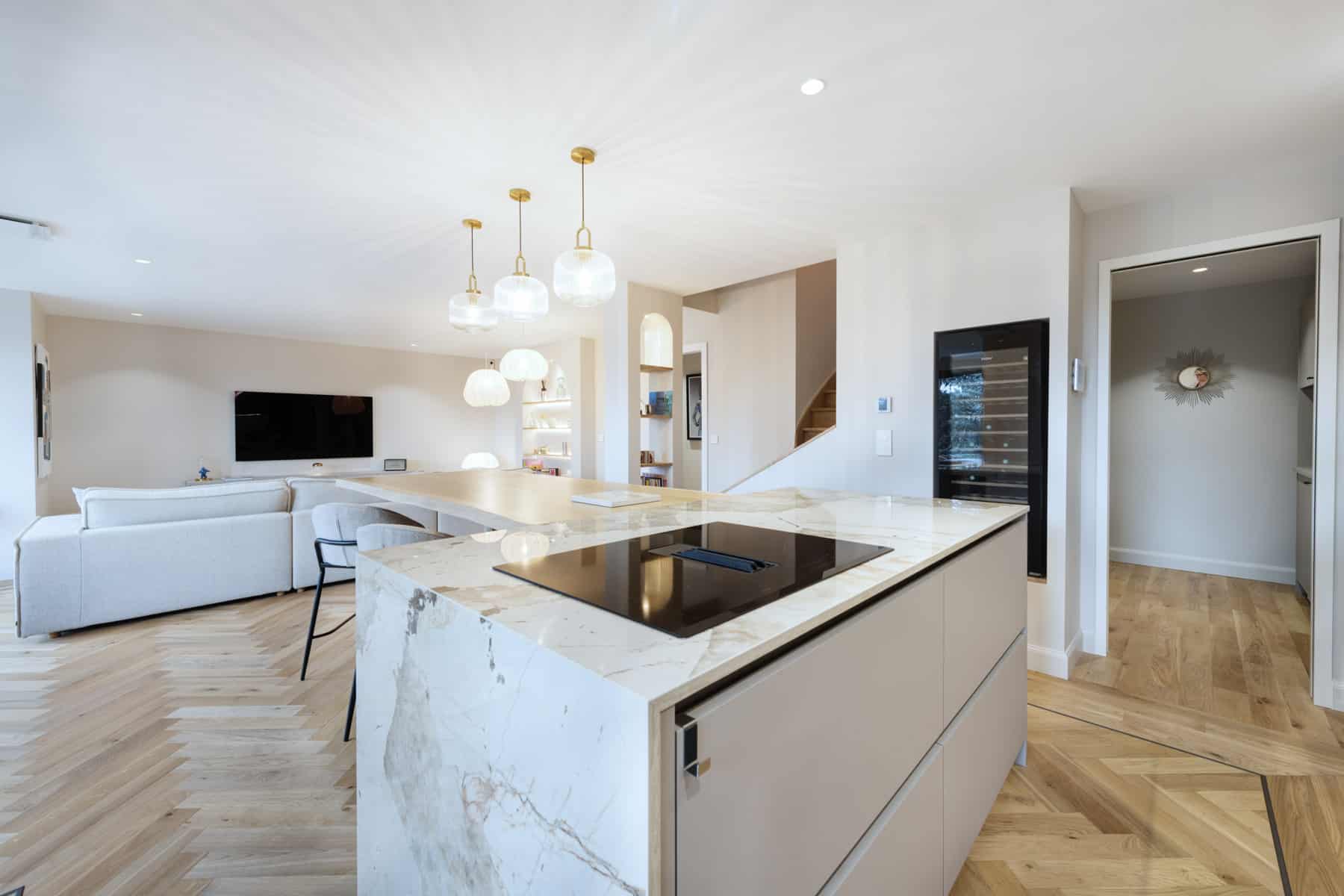 Cuisine avec des plans de travail en Dekton Khalo