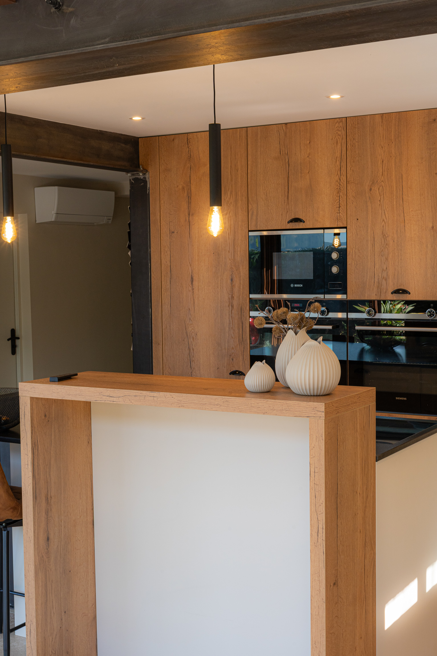 Cuisine moderne en bois, métal et pierre naturelle Nero Zimbabwe